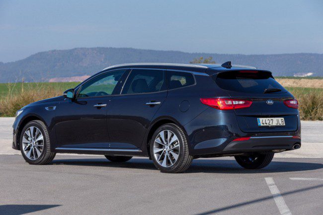 zhenevskiy-avtosalon-2016-premera-kia-optima-sportswagon_1[1]