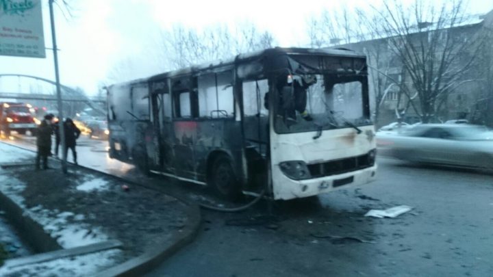 автобус сгорел в Алматы