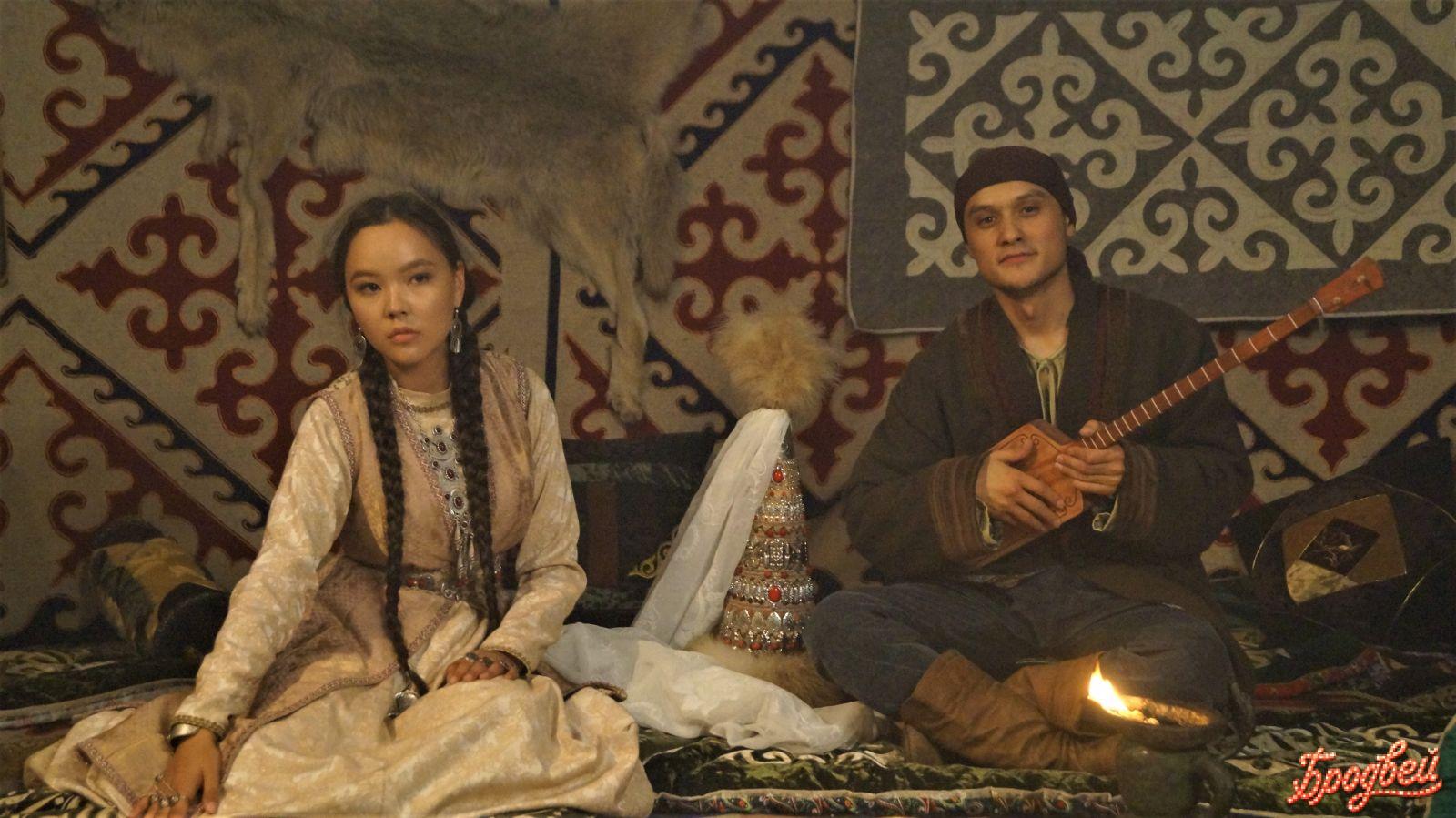 юбкаға қарап Алтын порно аналар