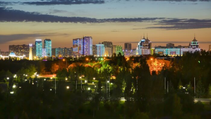 В Астане жених под арестом из-за салюта во время предложения руки и сердца