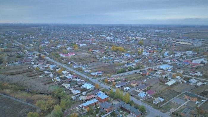 Жибек жолы: 30 тысяч жителей, старые мосты и очереди на землю