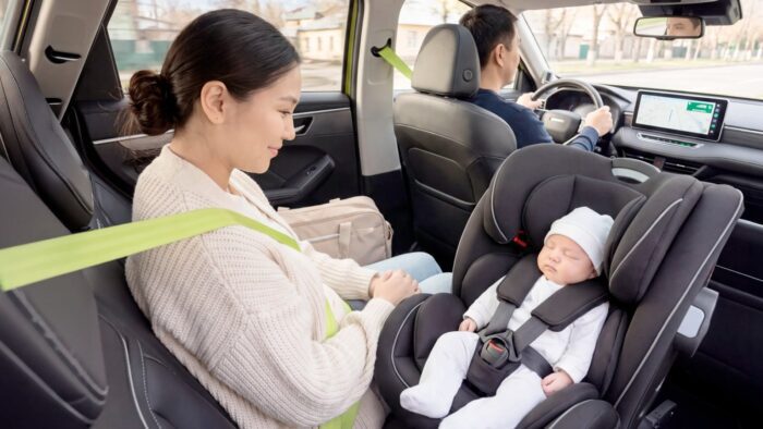 inDrive и фонд «АНА ҮЙІ» запустили бесплатные поездки из роддома для алматинских семей