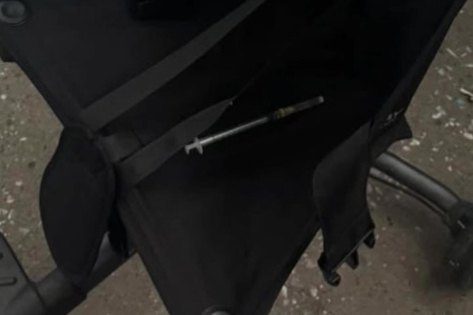 В Усть-Каменогорске в детской коляске нашли шприц: полиция доставила 29-летнего мужчину