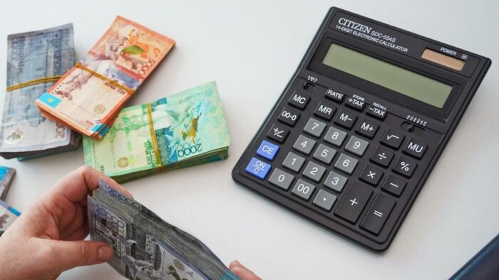 Минтруда: как определяется благополучие семьи в Казахстане