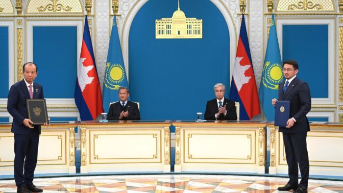 Казахстан и Камбоджа подписали шесть меморандумов о сотрудничестве в Астане