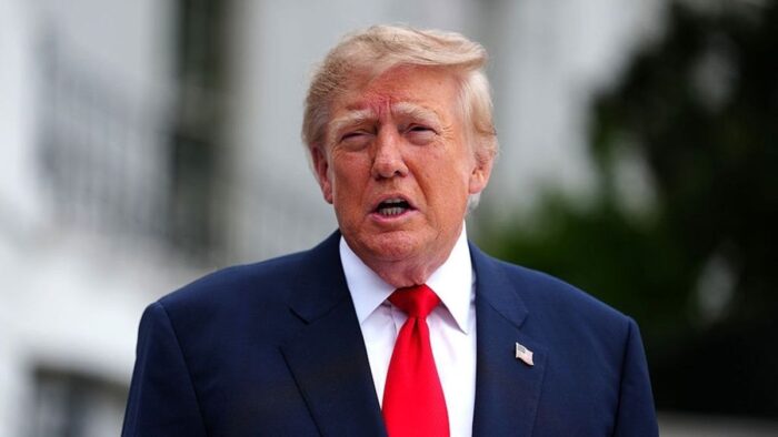 Трамп призвал Париж закрыть границы из-за протестов во Франции