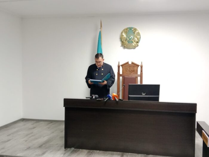 Суд в Семее вынес приговор по делу о младенце в мусорном контейнере