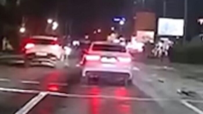 В Алматы полиция устроила погоню за гражданином Китая и заблокировала его авто